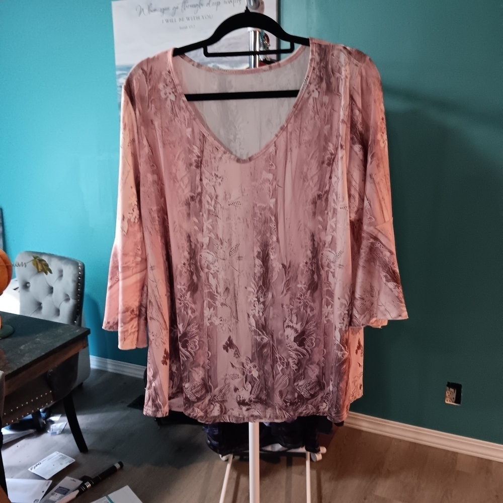 Floral Pink Women's Top NWOT